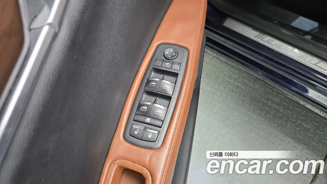 Maserati Ghibli 2017 thumb 11