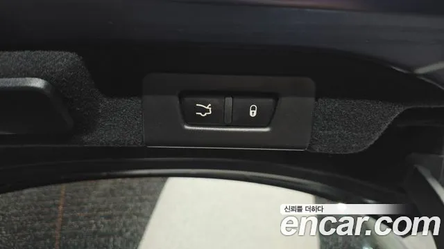 Maserati Ghibli 2017 thumb 2