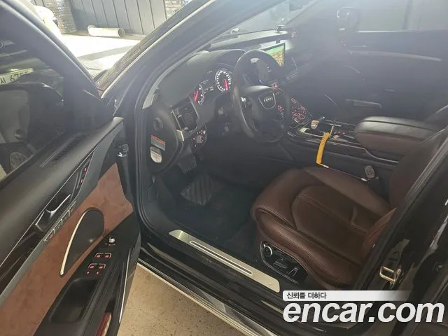 Audi A8 2014 thumb 10