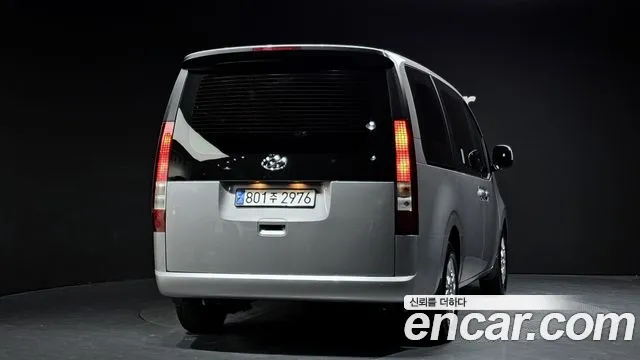 Hyundai Staria 2024 thumb 9
