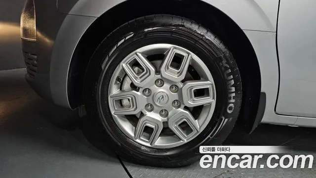 Hyundai Staria 2024 thumb 12
