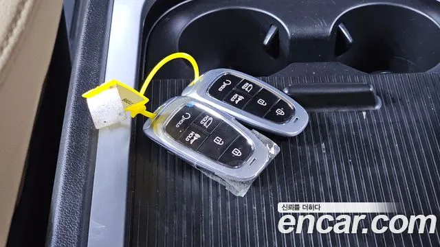 Hyundai Staria 2024 thumb 6