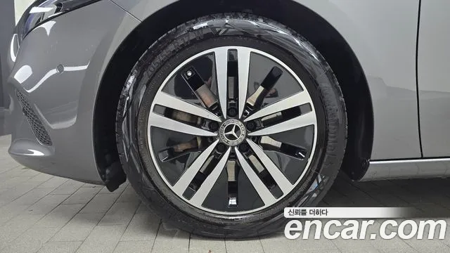 Mercedes-Benz A-Class 2021 thumb 3