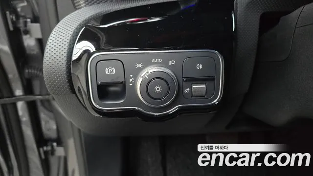 Mercedes-Benz A-Class 2021 thumb 2