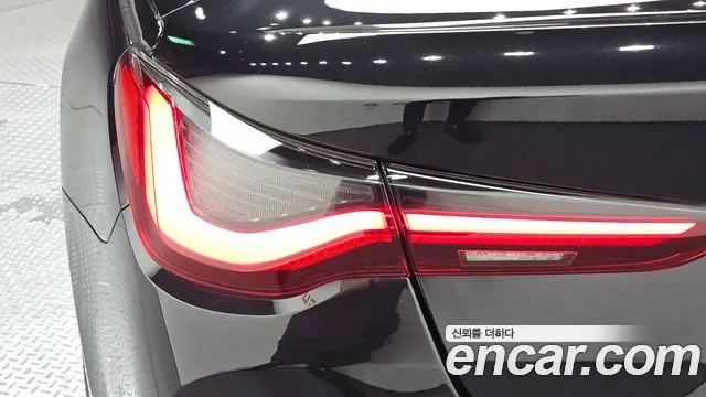 BMW M4 2023 thumb 6