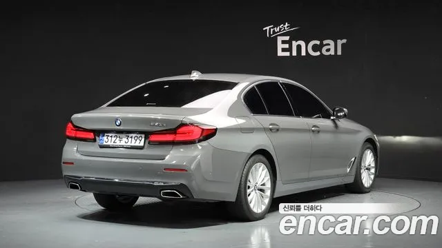 BMW 5 серии 2020 thumb 2