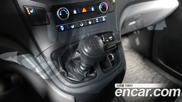 Hyundai Staria 2016 thumb 9