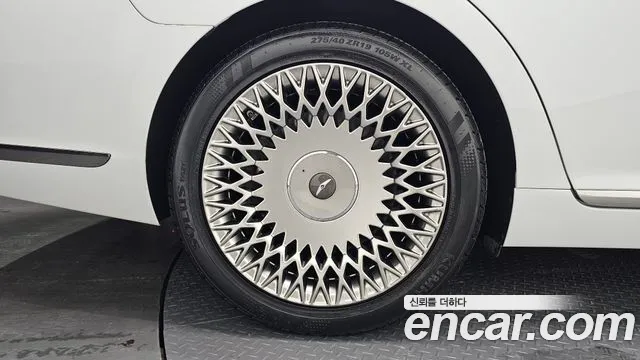 Genesis G90 2019 thumb 11