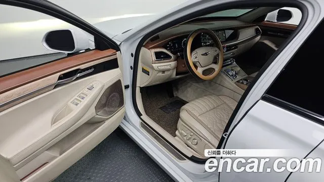 Genesis G90 2019 thumb 12