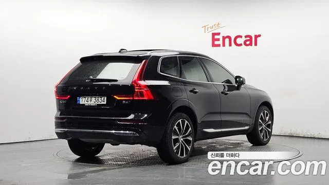 Volvo XC60 2022 thumb 4