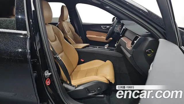 Volvo XC60 2022 thumb 7