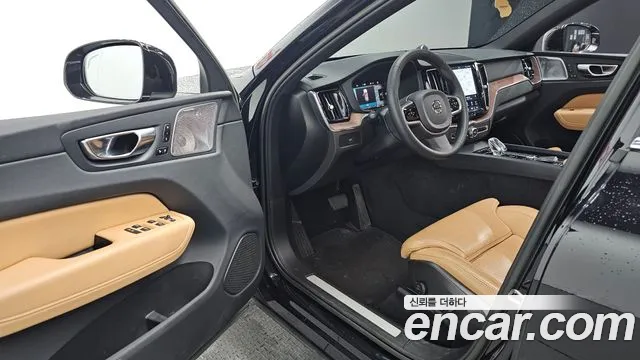 Volvo XC60 2022 thumb 9
