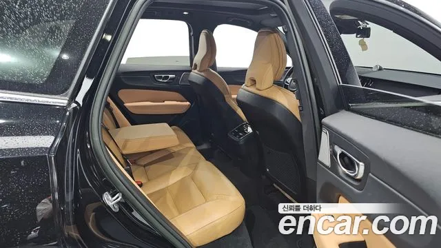 Volvo XC60 2022 thumb 2