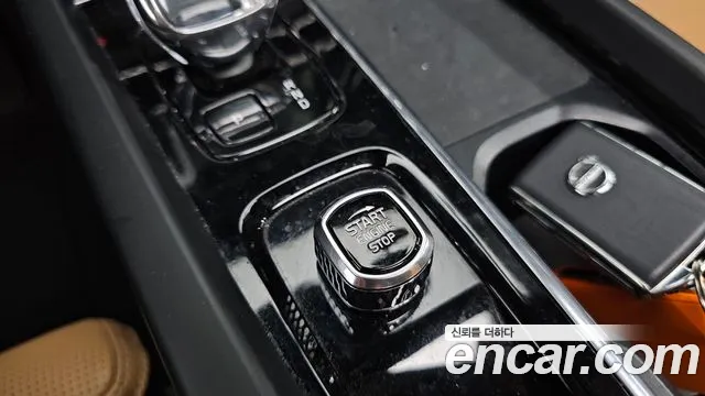 Volvo XC60 2022 thumb 12