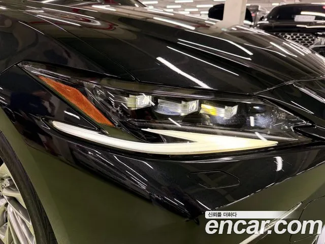 Lexus ES 300h 2022 thumb 2