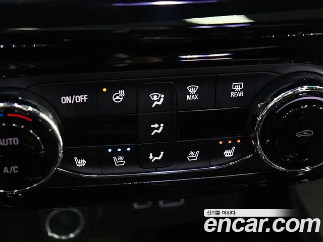 Chevrolet Tracker 2023 thumb 2