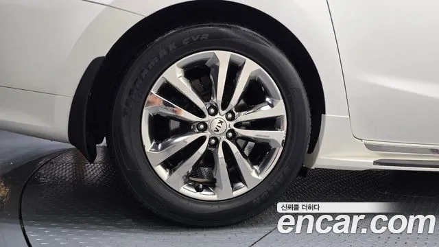 Kia Carnival 2017 thumb 5