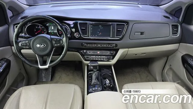 Kia Carnival 2017 thumb 7