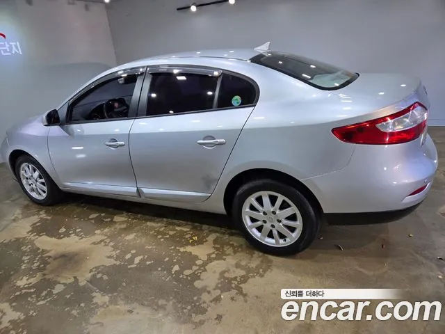 Renault SM3 2009 thumb 9