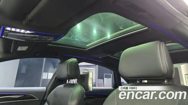 Audi A8 2021 thumb 2