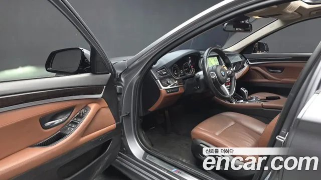 BMW 5 серии 2016 thumb 9