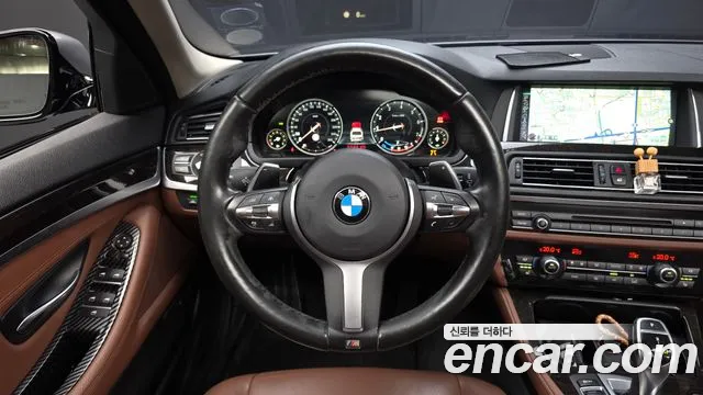 BMW 5 серии 2016 thumb 11