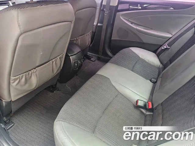 Hyundai Sonata 2011 thumb 10