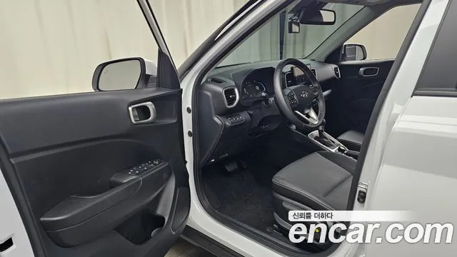 Hyundai Venue 2023 thumb 2