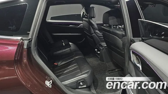 BMW 6 серии Gran Turismo 2020 thumb 7