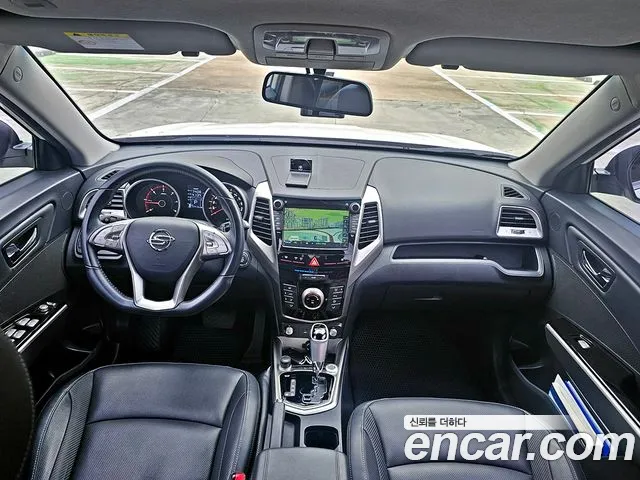 KGM Tivoli 2015 thumb 9