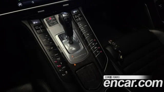 Porsche Panamera 2012 thumb 8