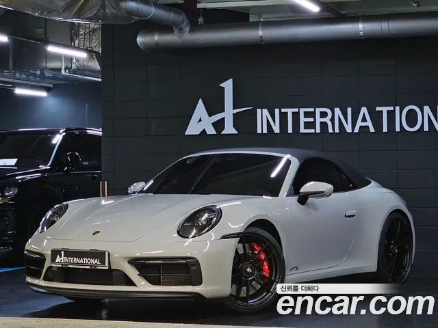 Porsche 911 2022 thumb 2
