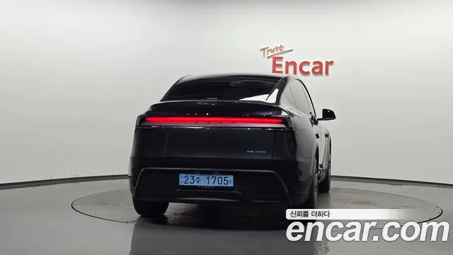 Tesla Model Y 2025 thumb 12