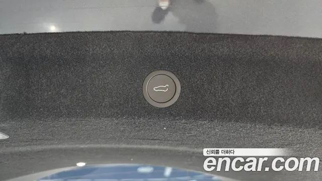 Tesla Model Y 2025 thumb 10