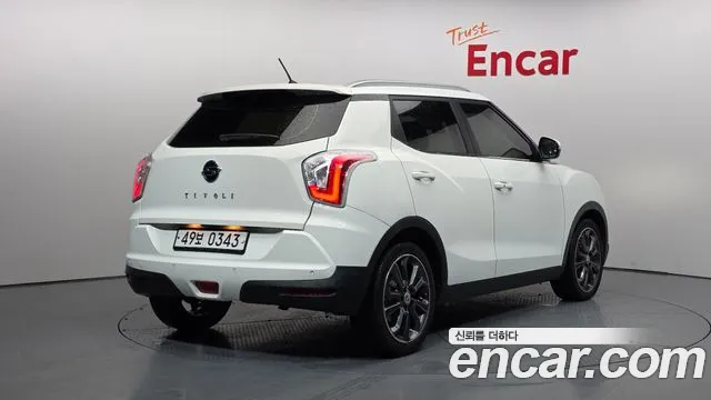 KGM Tivoli 2016 thumb 11