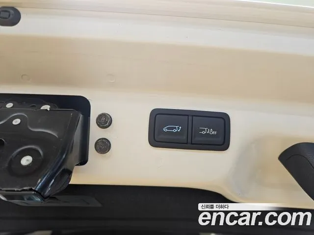Hyundai Staria 2026 thumb 3