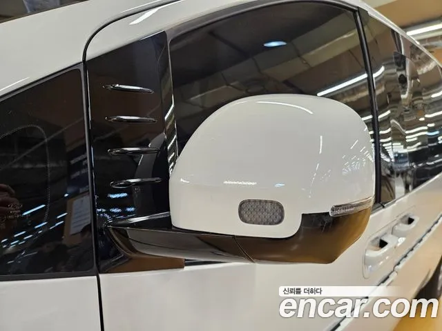 Hyundai Staria 2026 thumb 4