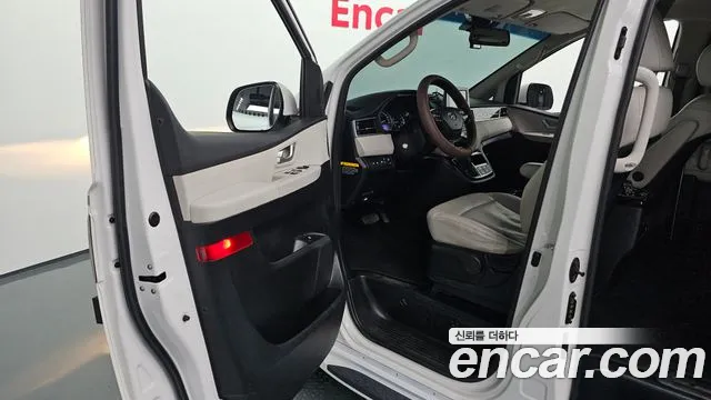 Hyundai Starex 2019 thumb 10
