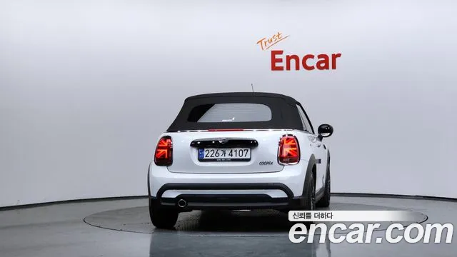 Mini Cooper Convertible 2024 thumb 6