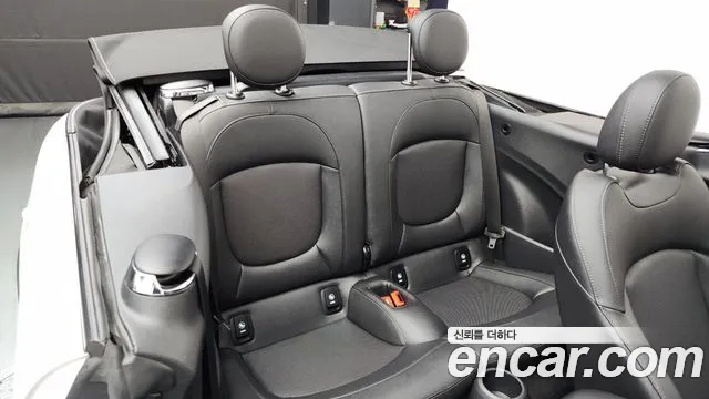 Mini Cooper Convertible 2024 thumb 8