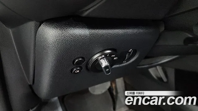 Mini Cooper Convertible 2024 thumb 12