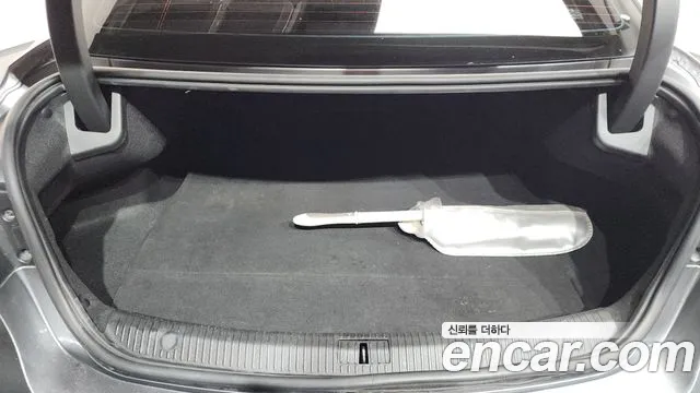 Renault SM6 2019 thumb 12