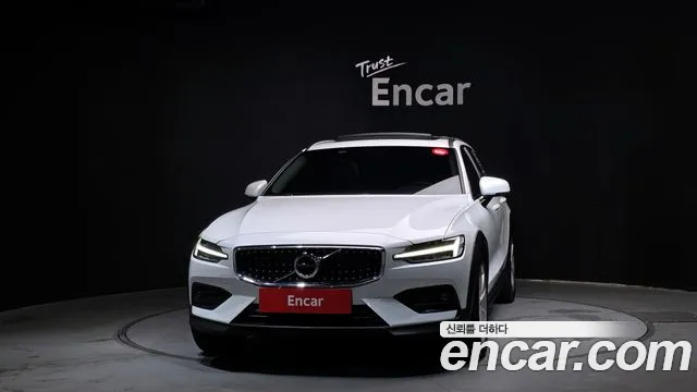 Volvo V60 Cross Country 2019 thumb 5