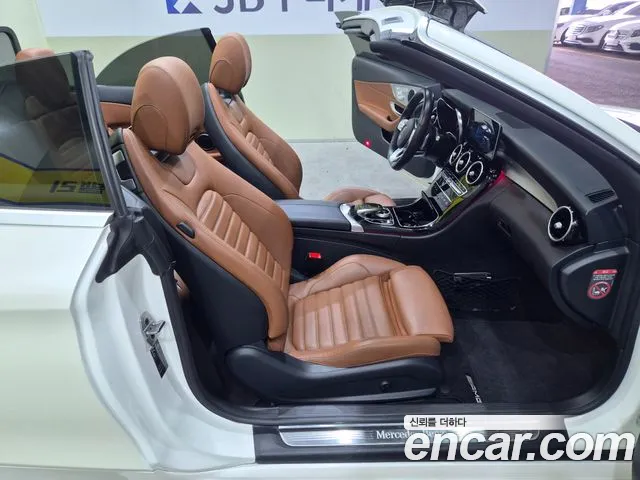 Mercedes-Benz C-Class 2019 thumb 9