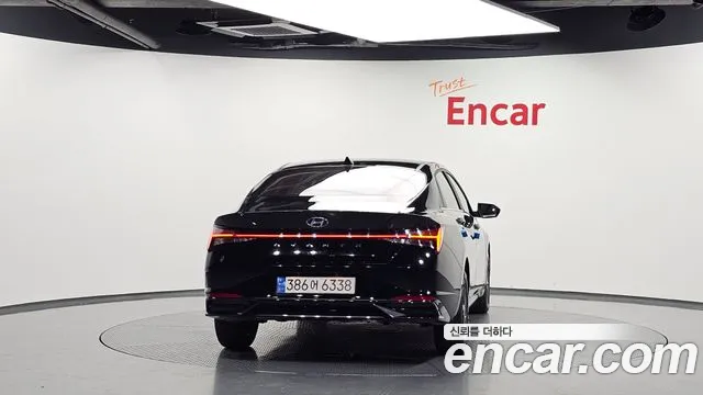 Hyundai Elantra 2022 thumb 4