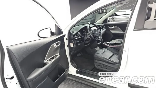 Kia Niro Plus 2023 thumb 3