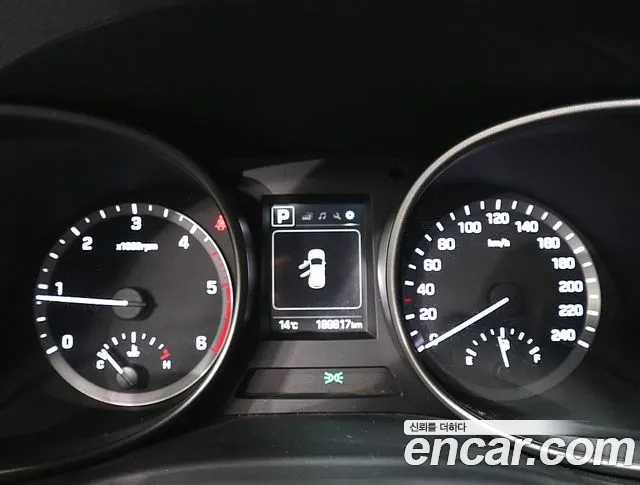 Hyundai Santafe 2017 thumb 10