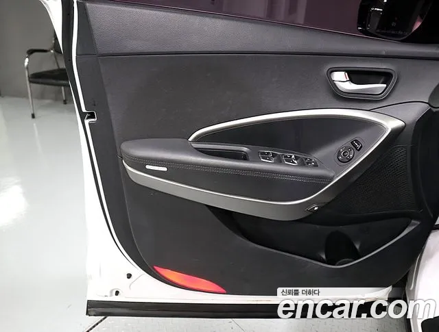 Hyundai Santafe 2017 thumb 6