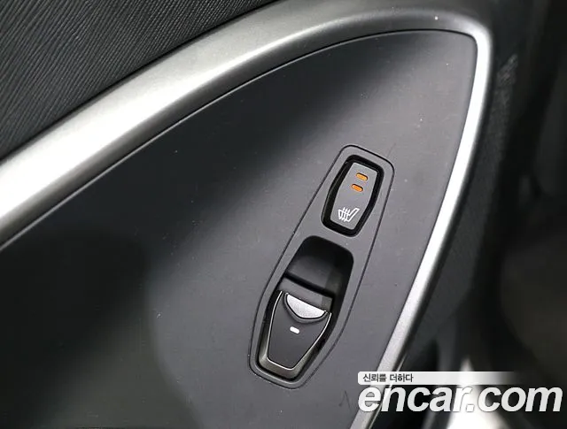 Hyundai Santafe 2017 thumb 12