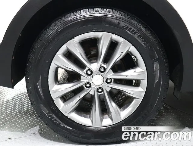 Hyundai Santafe 2017 thumb 4